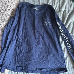 Navy blue vineyard vines top